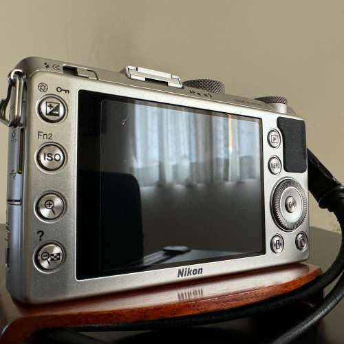 Nikon COOLPIX A  APS-C 28mm f/2.8 + JJC Lens Hood + GARIZ 韓國真皮相機手帶 (V...