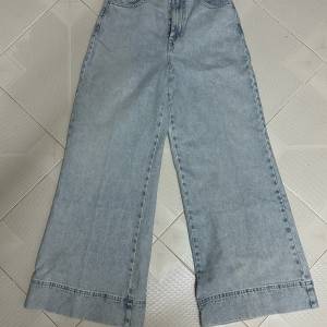 全新 Hollister Jeans 闊腳牛仔褲