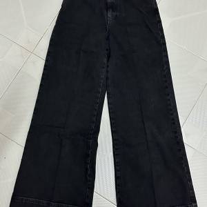 全新 Hollister Jeans 闊腳牛仔褲 黑色