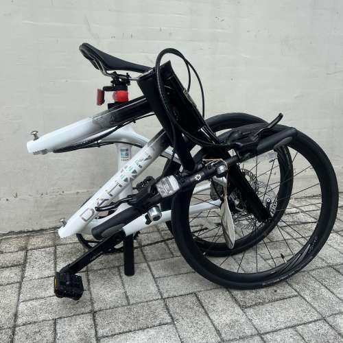 2024 最新款黑白色 DAHON ODB005 10速 碳纖維 451 折叠車 送前後蛙燈叮叮