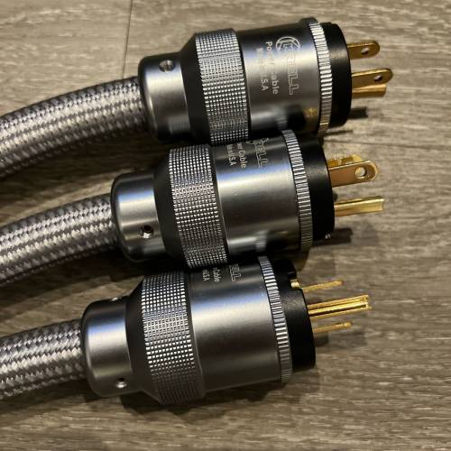 KL音響電源線1米長 電鍍金屬外殼，美標(US)插頭 可大大減低杆擾