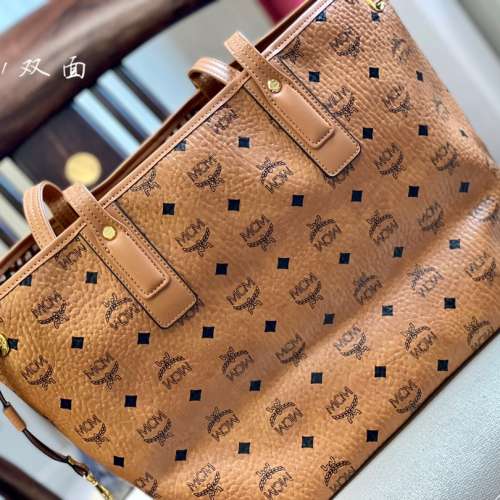 34*30cm really feel good!! Simple mcm shopping bag