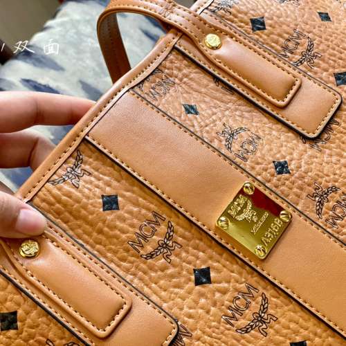 34*30cm really feel good!! Simple mcm shopping bag