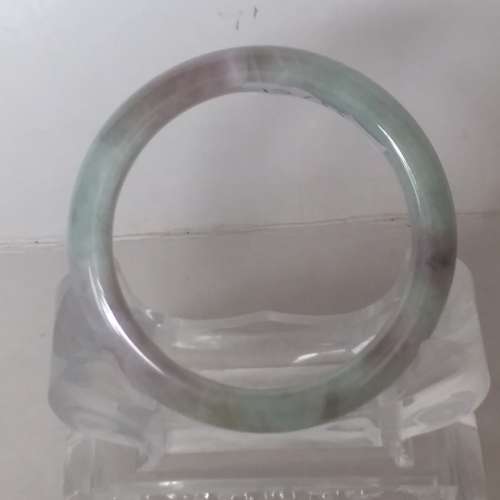 翡翠A玉手鈪，12/55 mm內徑，淺紫色調 圓滑好水頭， 原價過千元，因有瑕疵小裂紋， ...