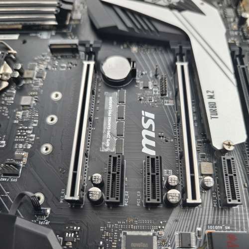 微星Z390 MPG 正常使用有2個m.2插槽