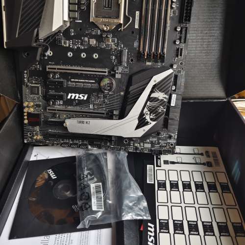 微星Z390 MPG 正常使用有2個m.2插槽