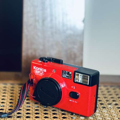 出售 Konica EFJ菲林相機一部，拍攝功能正常，閃光燈正常，只是紀錄日子功能失效，...