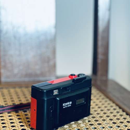 出售 Konica EFJ菲林相機一部，拍攝功能正常，閃光燈正常，只是紀錄日子功能失效，...