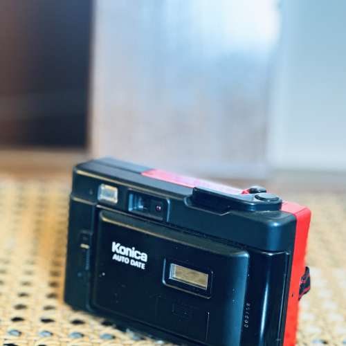 出售 Konica EFJ菲林相機一部，拍攝功能正常，閃光燈正常，只是紀錄日子功能失效，...