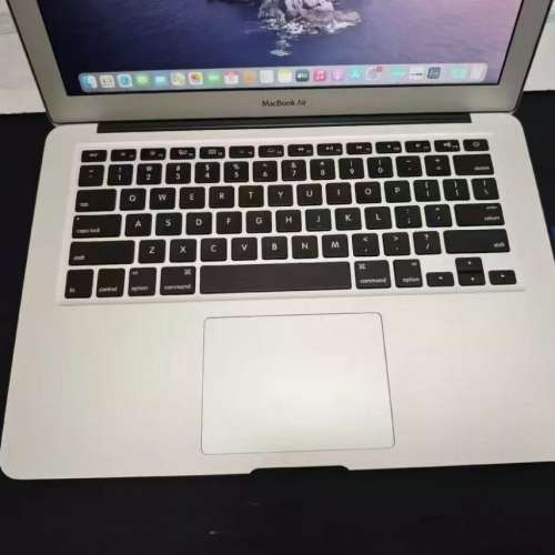 IntelCore i7 MacBook Air 頂配8G記憶體，256G 固態硬盤，超薄身。