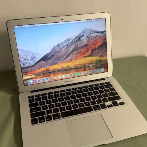 Apple MacBookair IntelCore i7 13寸超薄筆記本 ，頂配 內存8G＋256GB，2k高清屏幕...
