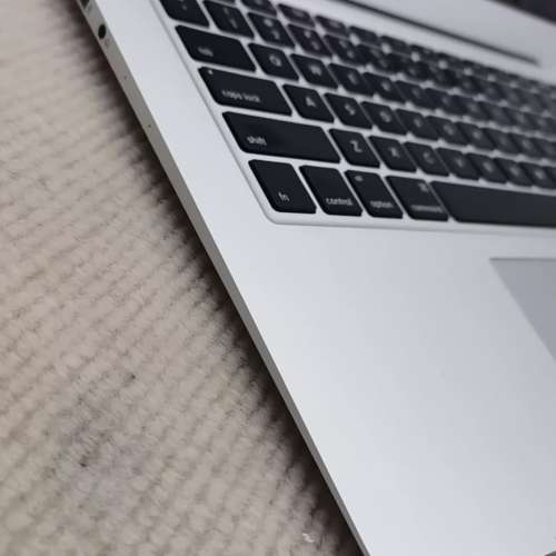 Apple MacBook Air IntelCore i7 13寸 ，8G RAM，256G SSD固態硬盤，超輕細部方便攜...