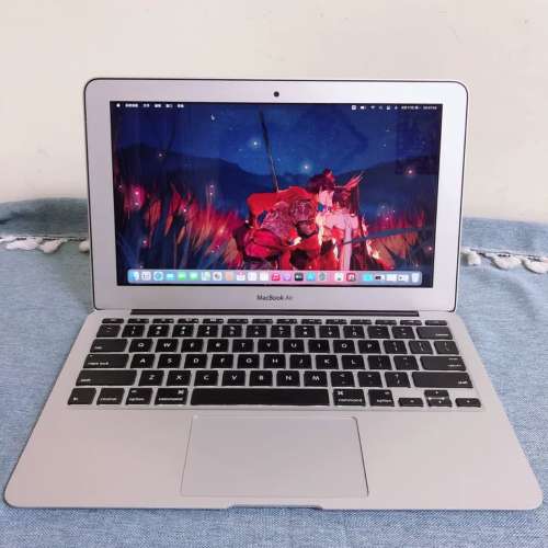 IntelCore i7 MacBook Air 成色好，頂配8G記憶體，256G 固態硬盤，超薄身。