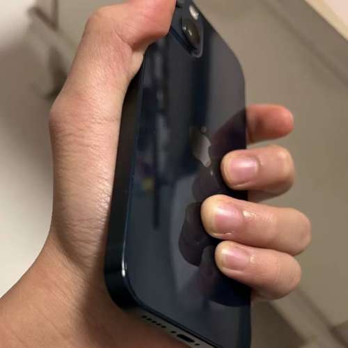 iPhone 13  512GB ，電池容量86 %，跟全新玻璃鋼化貼及保護套