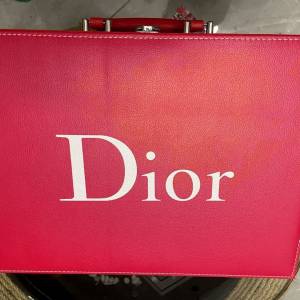 Dior VIP 皮箱連麻雀牌