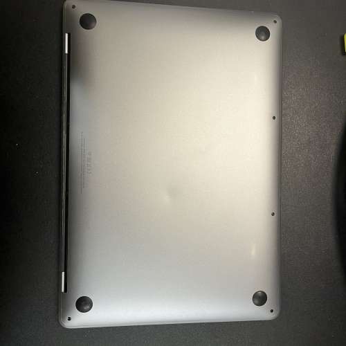 Macbook Pro 2020 intel cpu 已裝雙系統， i5, 8gb ram, 256gb 儲存 功能正常，冇...