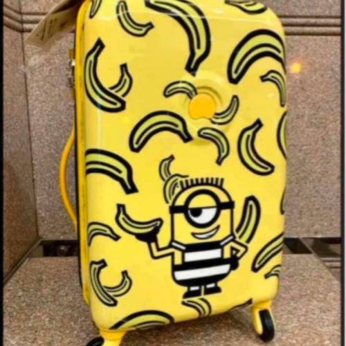 全新Desley Minions’s 21吋登機行李箱　最後兩個
