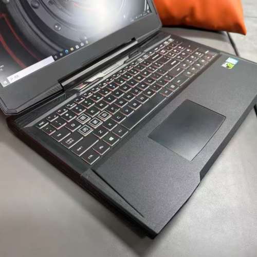 Intel&reg;  i7 6700電競筆記本電腦，頂配 16G ddr4 記憶體，samsung 870 evo 2TB SSD...