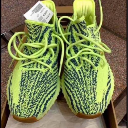 全新Yeezy boost v2 frozen yellow size us 9 uk 8.5