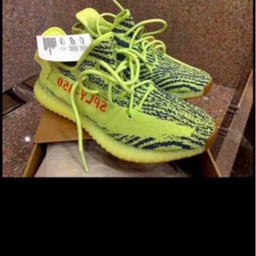 全新Yeezy boost v2 frozen yellow size us 9 uk 8.5