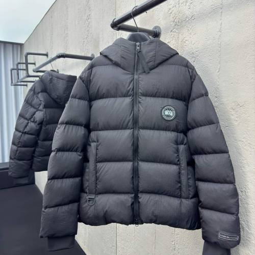 Canada Goose黑標連帽羽絨服