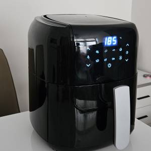 電子版氣炸鍋6公升，100%work，私保2星期，平售100元，留whatsapp