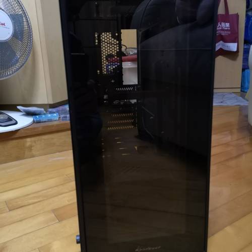 環保價Sharkoon 側透ATX 機箱