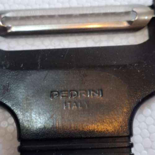 量匙，削皮器，茶隔 Measuring spoons  peeler. Tea strainers