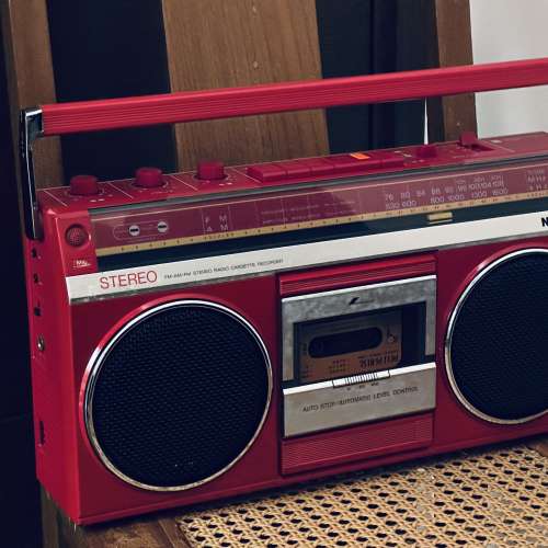出售National boombox －部，型號RX-4940，100%正常，外觀80%新，收音機接收𩆜敏，...