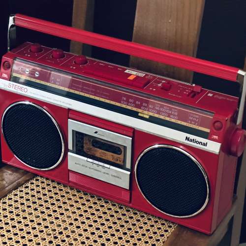 出售National boombox －部，型號RX-4940，100%正常，外觀80%新，收音機接收𩆜敏，...