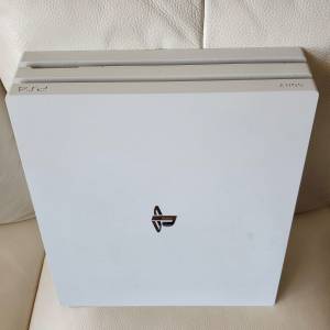 白色 White Sony PS4 Pro 1TB