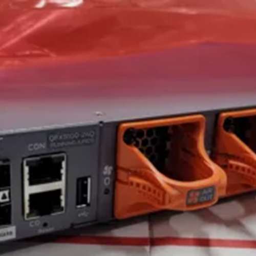 Juniper QFX5100-24Q-3AFO 24x QSFP+ AC Power Switch Excellent condition
