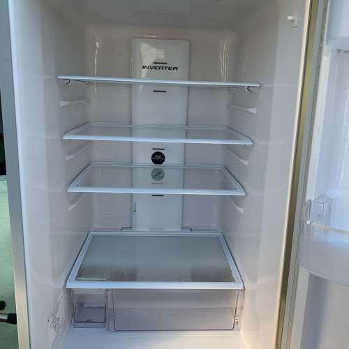 日立二手 三門雪櫃 RS-32E 香檳金色  可自動製冰 超新淨 價錢包送貨及即日安裝