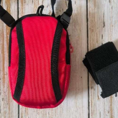 全新 Blueplace 紅色 超輕 斜揹袋 單肩袋 相機袋