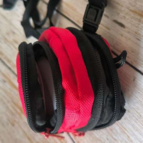 全新 Blueplace 紅色 超輕 斜揹袋 單肩袋 相機袋