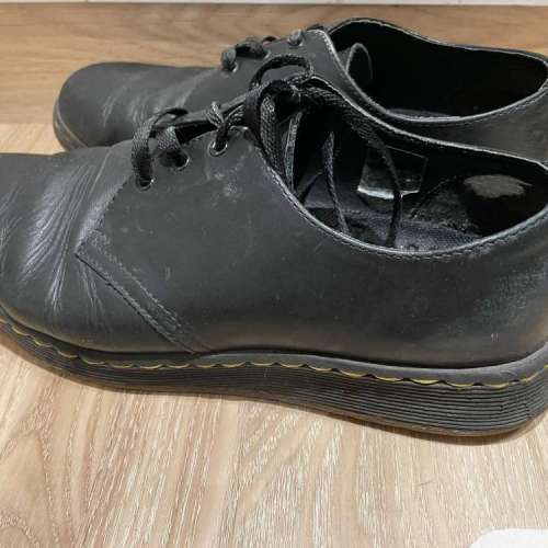 Dr. Martens 皮鞋