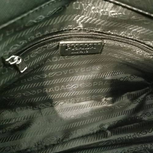 Prada 單肩斜孭袋