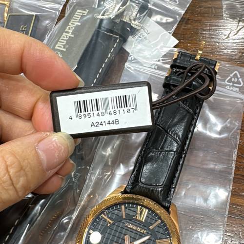 AIGNER WATCHAble執笠價清，正價1萬幾，現執笠價900咋🙈🙈