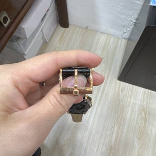 AIGNER WATCHAble執笠價清，正價1萬幾，現執笠價900咋🙈🙈