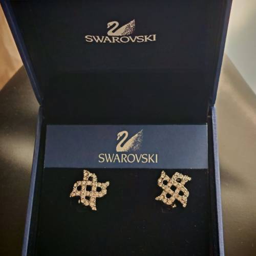 Used  Swallowski  夾式耳環