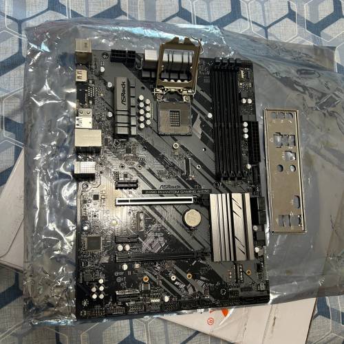 $230 90 %  NEW Z490 ASROCK PHANITOM GAMING 4 /2.5G