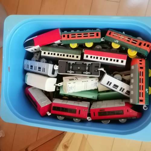 大量火車及配件