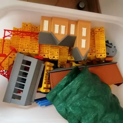 大量火車及配件