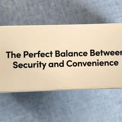 (Brand new全新 )智能電子鎖 密碼鎖 Smart Padlock，手機開鎖同修改密碼