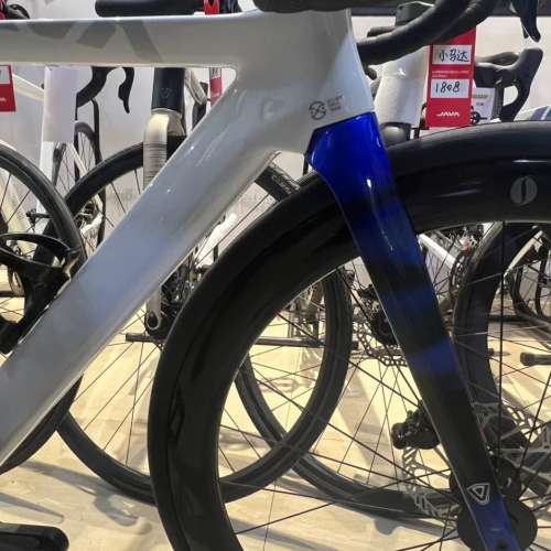 2025 新款 JAVA FUOCO TOP 火6 24速 油剎碳刀碳纖維公路車 送水架前後蛙燈