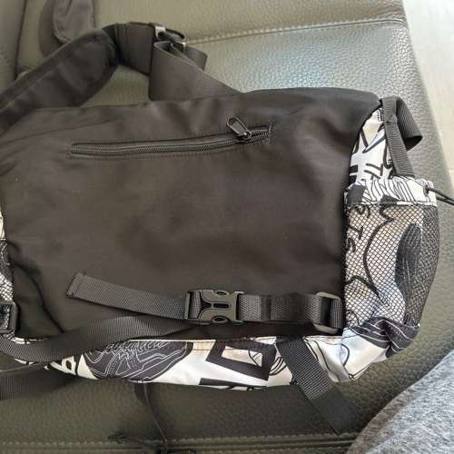 全新黑白色型格斜揹袋 男女裝 書包 背包 sling shoulder bag handbag hand bag Tot...