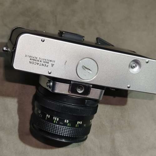 Praktica MTL5 + Pentacon 50/1.8 M42 film camera