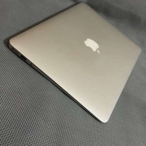 Apple MacBook Air IntelCore i7 13寸 ，8G RAM，256G SSD固態硬盤，超輕細部方便攜...