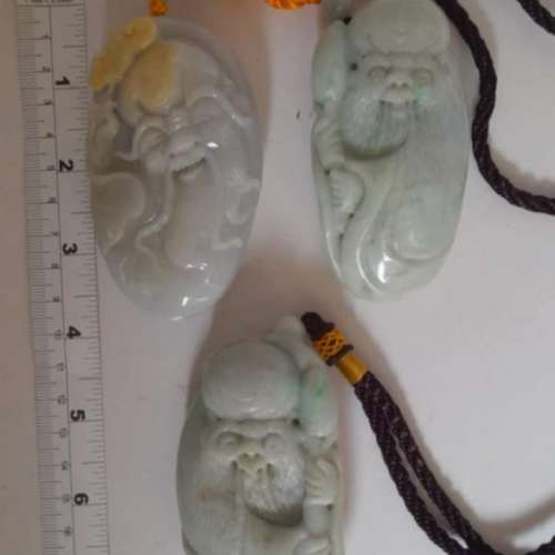 清理舊存貨 ，翡翠A玉長约3.5寸壽星公手把件，圓滑好水頭，原價每件980 元，現清貨...