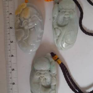 清理舊存貨 ，翡翠A玉長约3.5寸壽星公手把件，圓滑好水頭，原價每件980 元，現清貨...